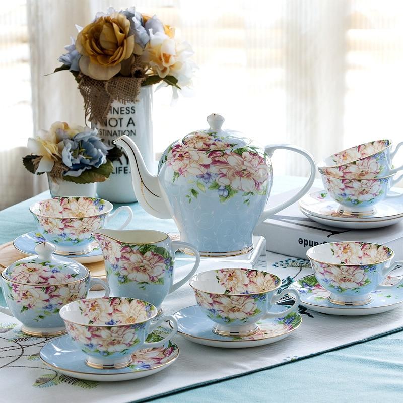 Ensemble théière et fleurs de thé I