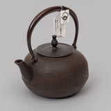 Bouilloire en Fonte Japonaise Oiharu Cercles et Points 1,6 L, vue 2