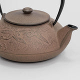Bouilloire-théière en fonte japonaise Oitomi, pin gravé au revers