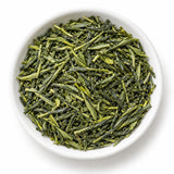 Thé vert sencha du Japon 85 g en feuilles dans une coupelle blanche