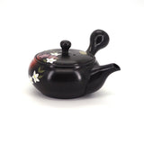 Théière Kyusu Banko Yaki en argile noire, vue 2 : vue de trois quarts avec bec verseur