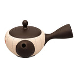 Théière Kyusu noire et blanche à décor floral, 250 ml, vue de face avec le couvercle brun foncé, sur fond blanc
