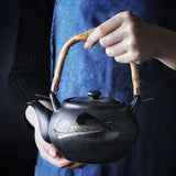 Théière céramique japonaise portée