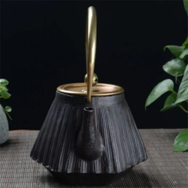 Théière Japonaise en fonte émaillée Blanche et Or 1 litre - Type Théière Japonaise en fonte émaillée Blanche et Or 1 litre - Type